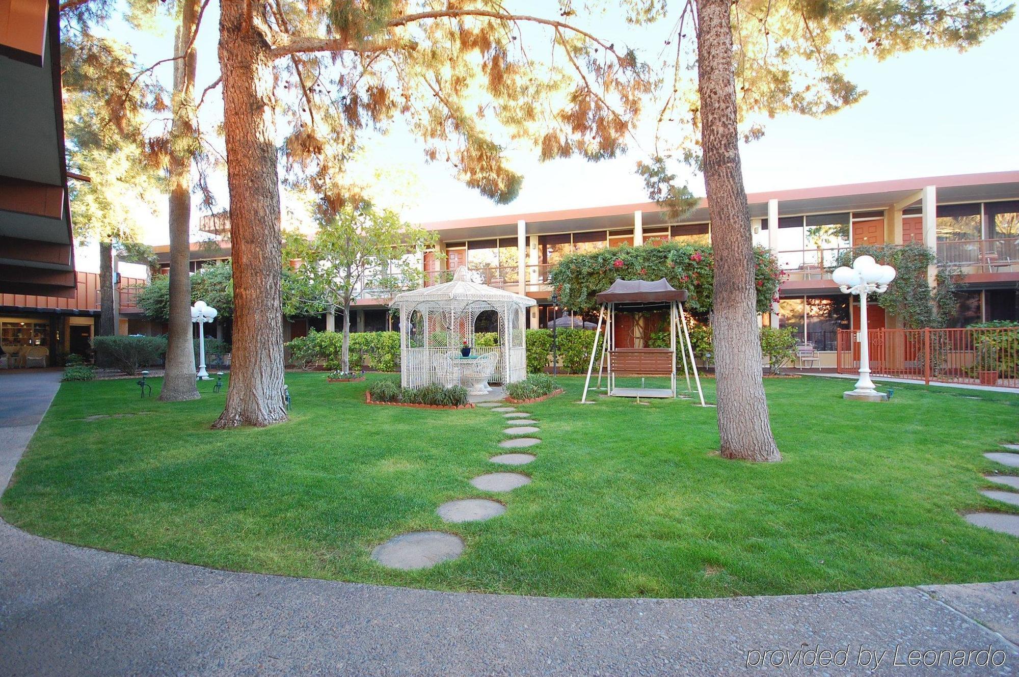 Best Western Plus Papago Inn & Resort Scottsdale Exterior photo